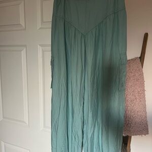 Green Wide Leg Jumpsuit with Flowing Silhouette